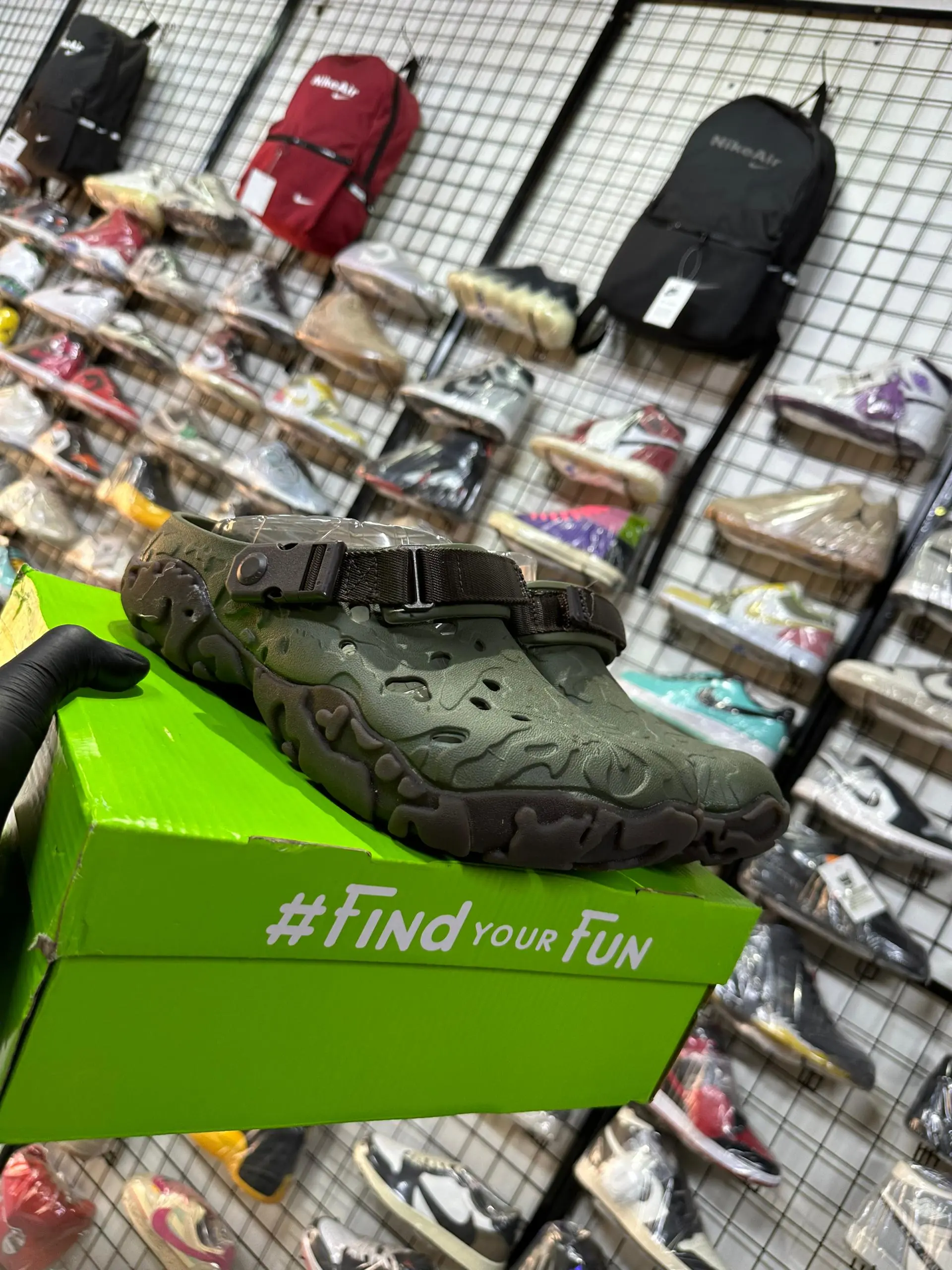 Crocs couleur Vert - Chaussure