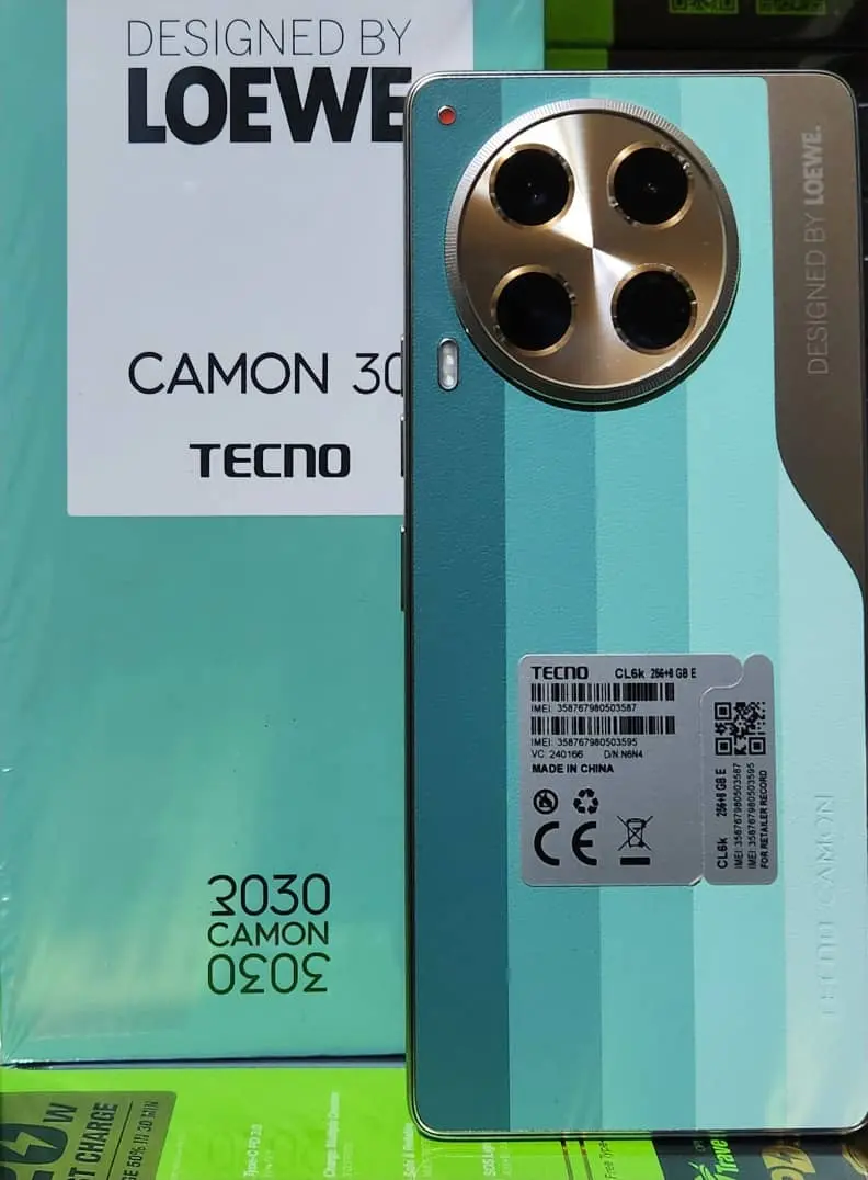 Tecno camon 30 neuf dans carton 