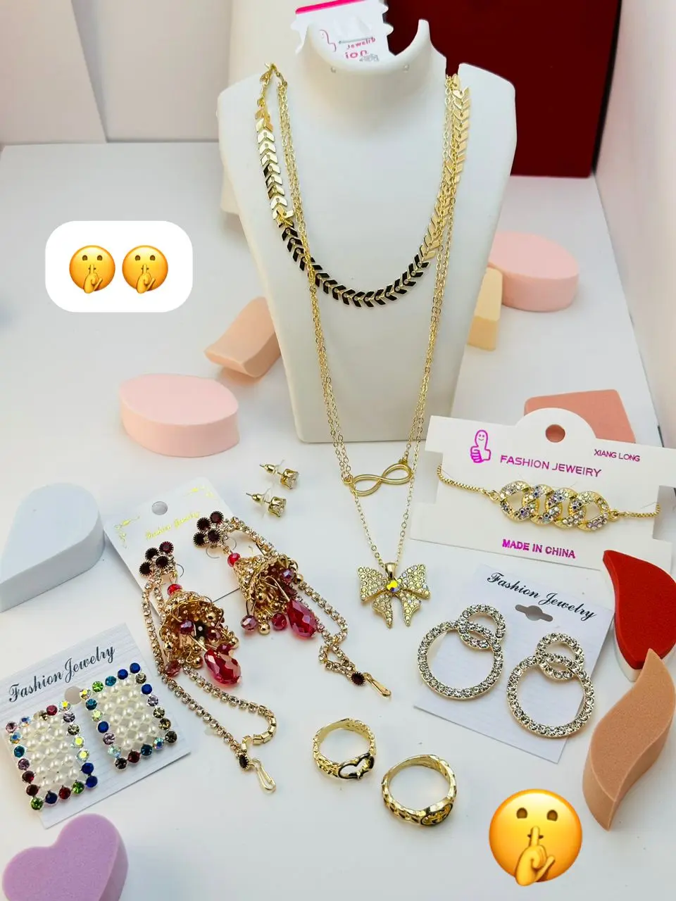 Chaîne et boucles d'oreilles complets 