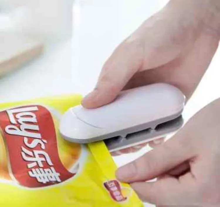 Mini machine à sceller (coller) les sachets plastiques 