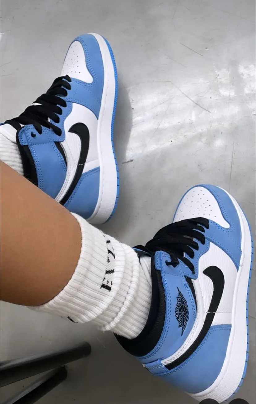 Air Jordan one bleu 