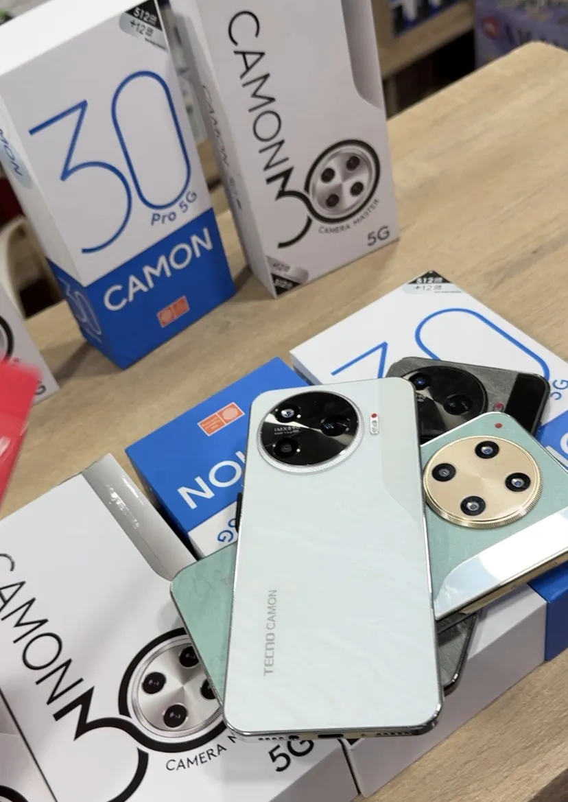 Camon 30, Samsung s24 ultra 