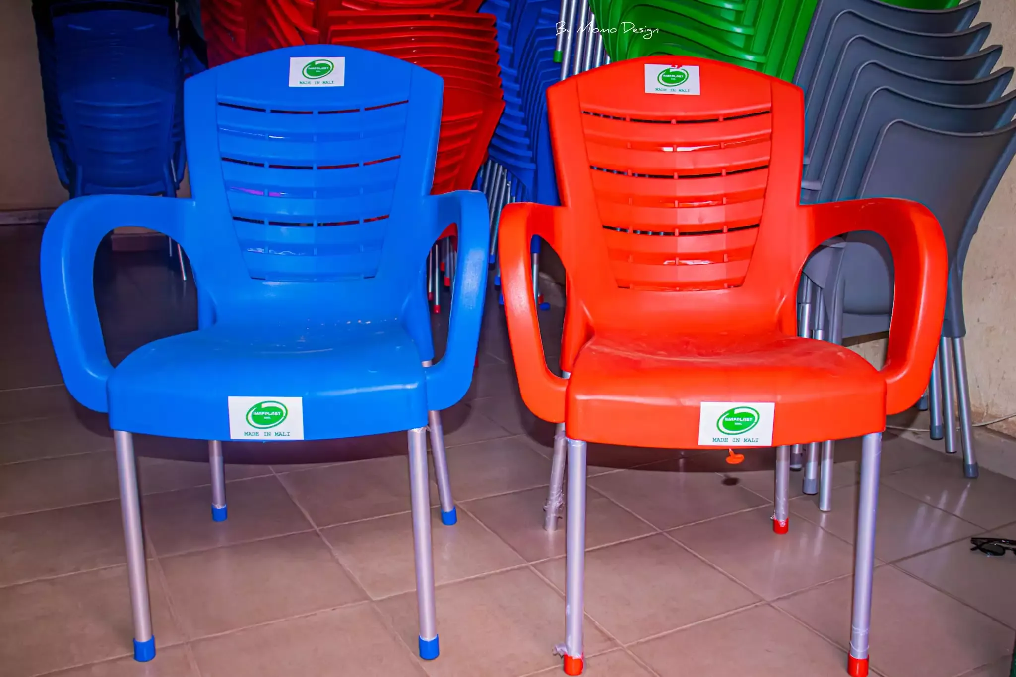 Chaise N°1 Dos Troue