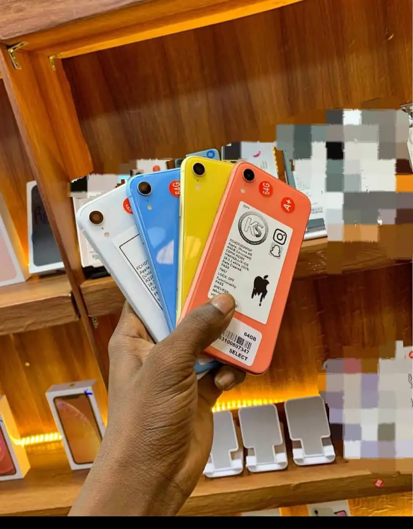 📱 Arrivage Disponible - iPhone XR 🇺🇸 Version Américaine  🔋 Batterie 100% | 🔧 Jamais réparé | ✅ TrueTone actif  📦 Capacité :  64 Go et 128 Go 🚛 Livraison gratuite partout à Bamako