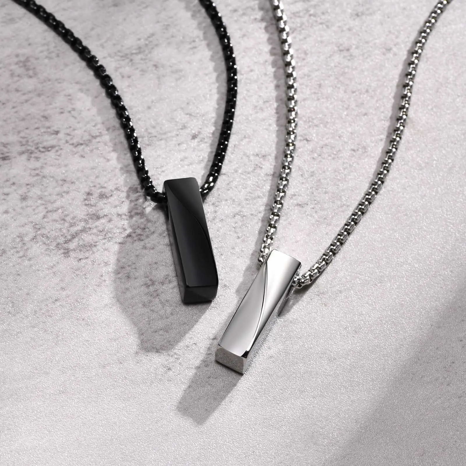 Collier pendentif pour homme