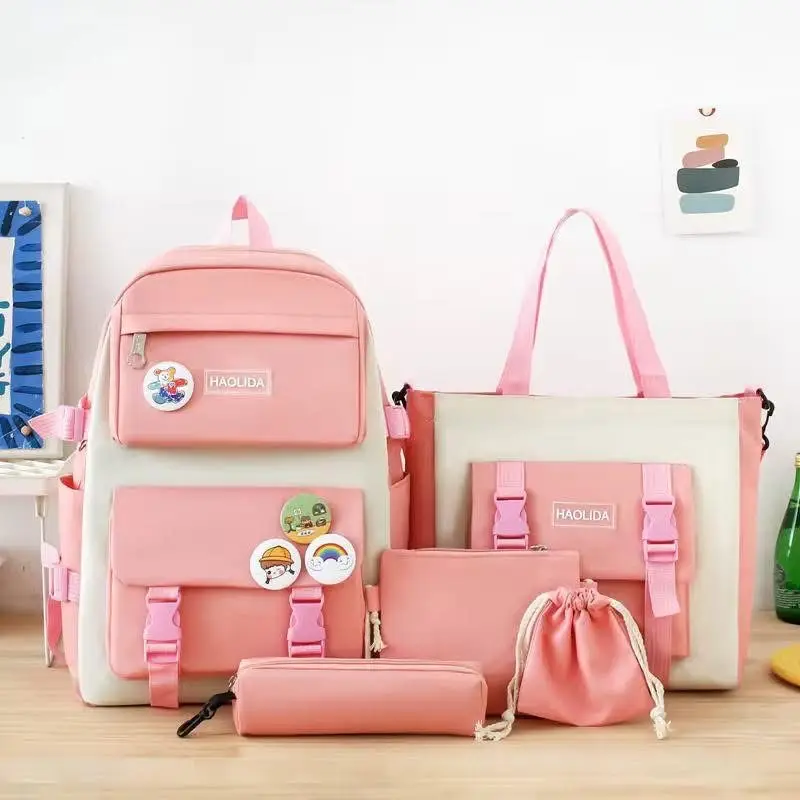 🎒 *Pack 5 en 1 Original &amp; Stylé* – Sac à dos + 4 accessoires 🧸✨