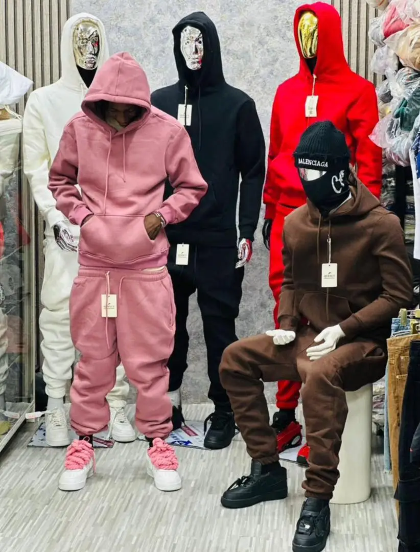 Survêtement Unisexe Qui Impose ton style. Règne avec confort, puissance et élégance dans chaque mouvement. 👑