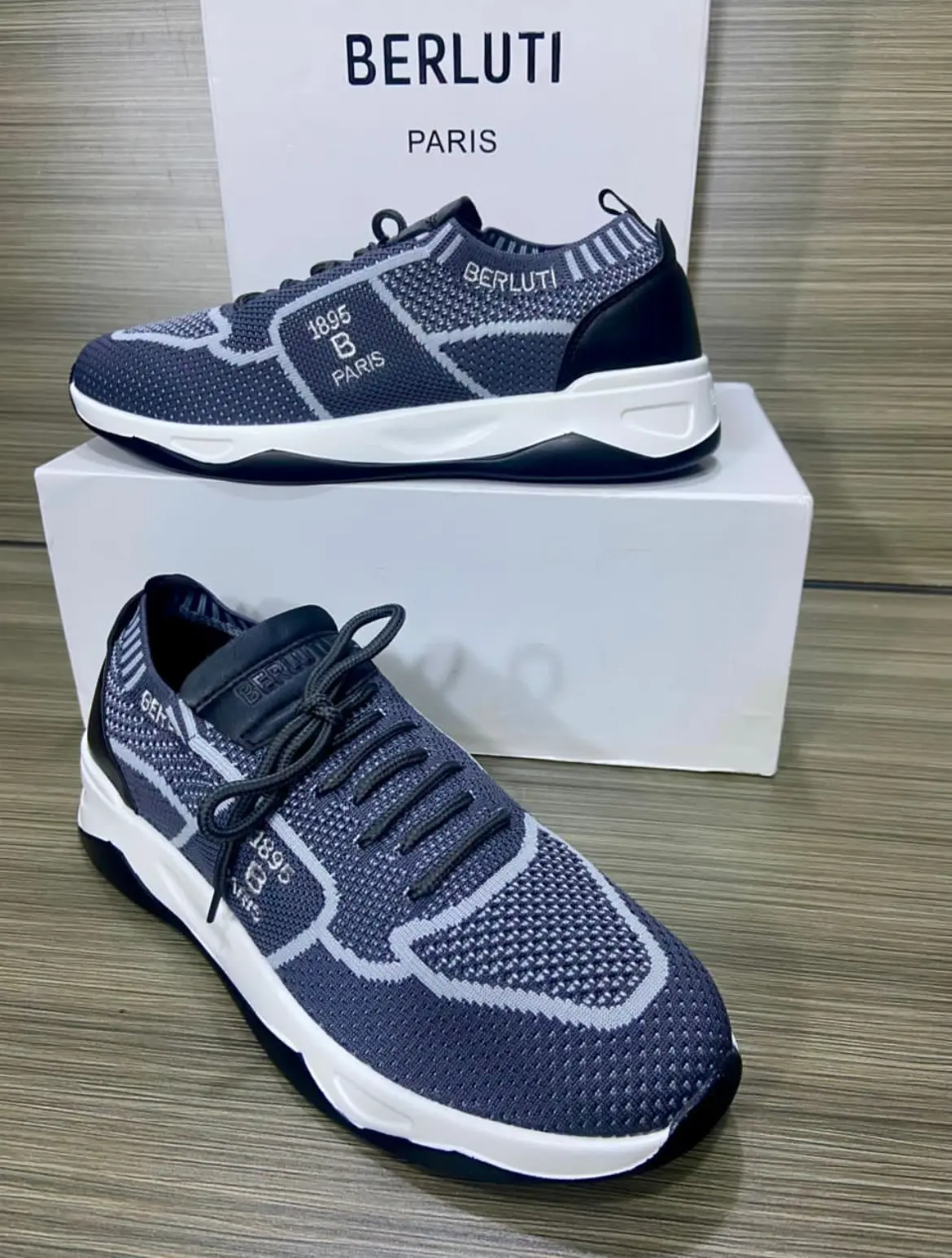 BERLUTI SPORT – ÉLÉGANCE SPORTIVE & CONFORT PREMIUM  - Vue détaillée 1