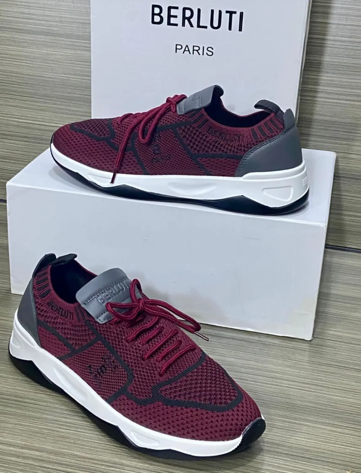 BERLUTI SPORT – ÉLÉGANCE SPORTIVE & CONFORT PREMIUM  - Vue détaillée 4