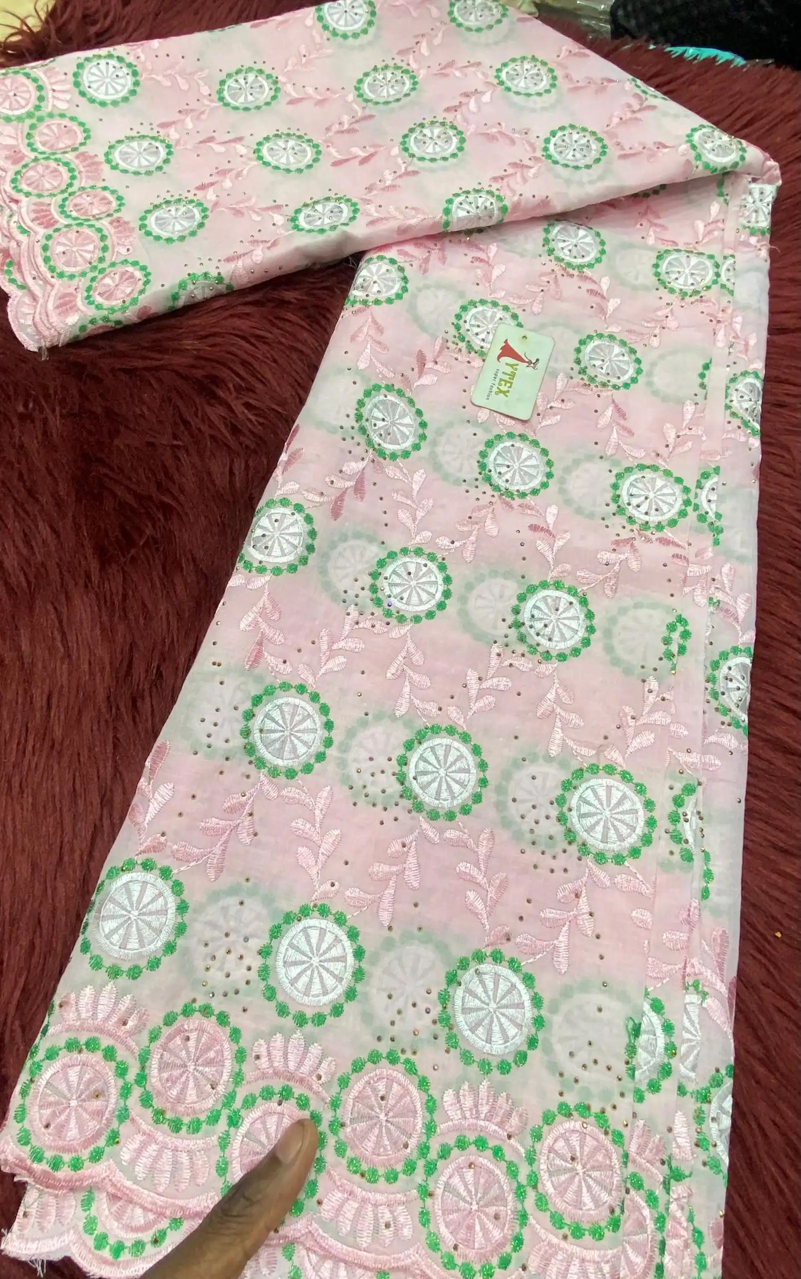 Brodé qualités supérieure  - Vue détaillée 3