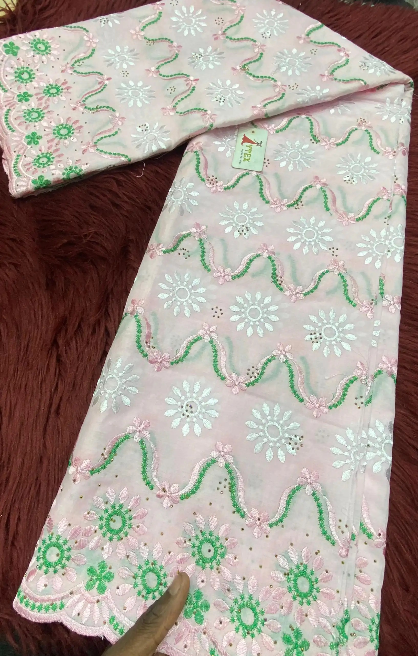 Brodé qualités supérieure  - Vue détaillée 4