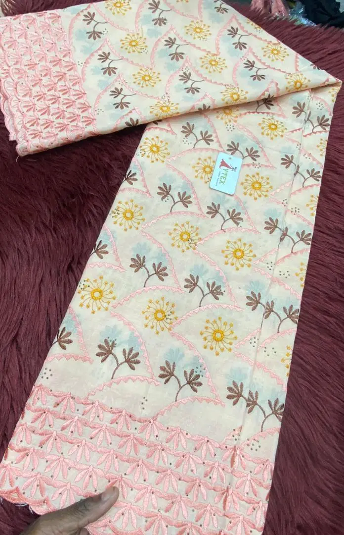 Brodé qualités supérieure  - Vue détaillée 5