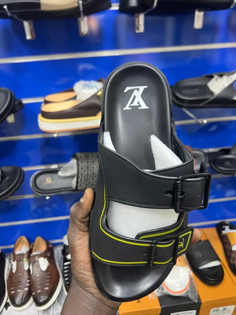 Sandales & Claquettes Premium – Style & Confort au Quotidien - Vue détaillée 4