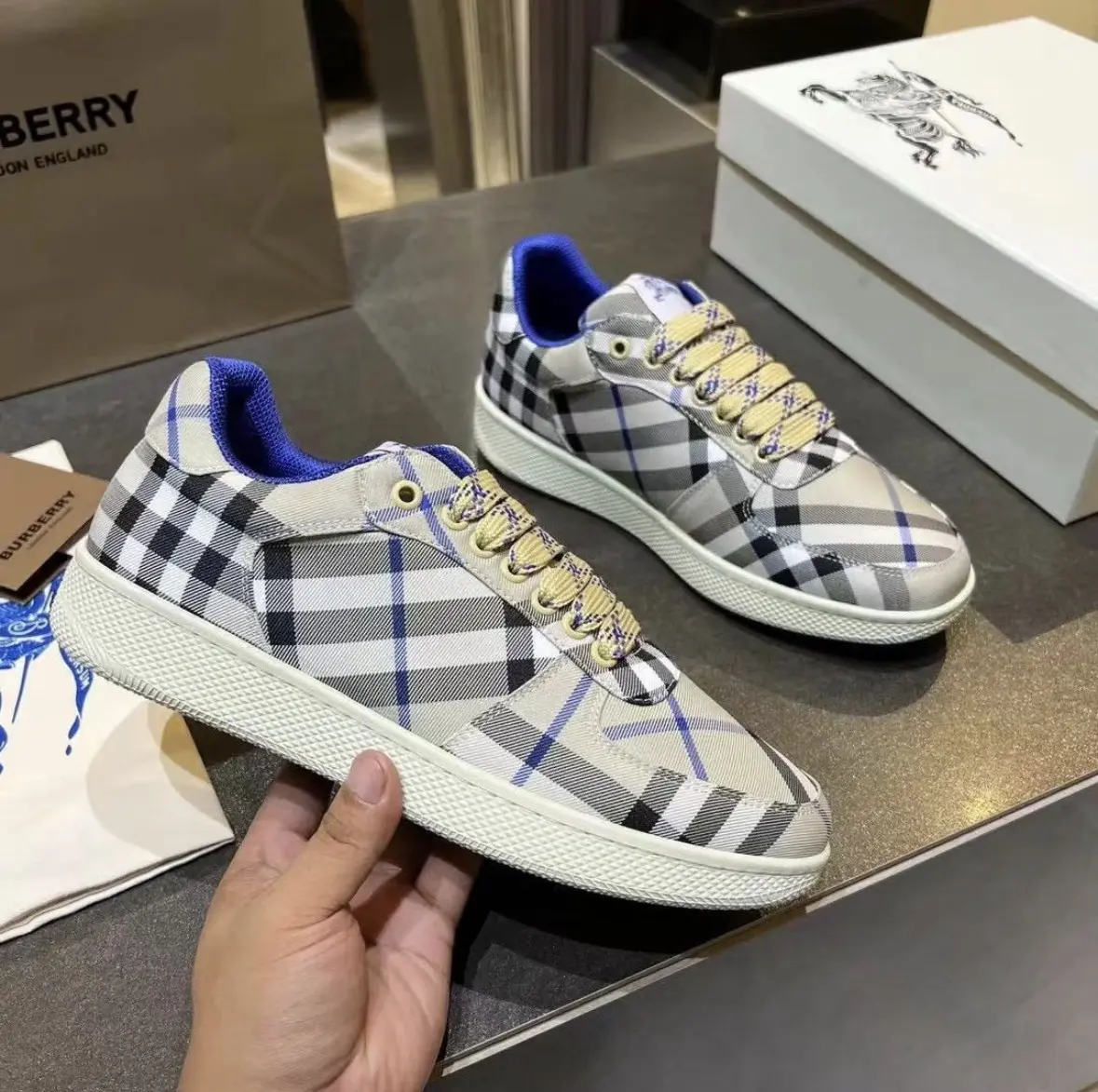 Sneakers Burberry - Vue détaillée 2