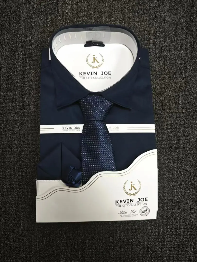 Ce coffret chemise + cravate (ou nœud papillon) + accessoires - Vue détaillée 2