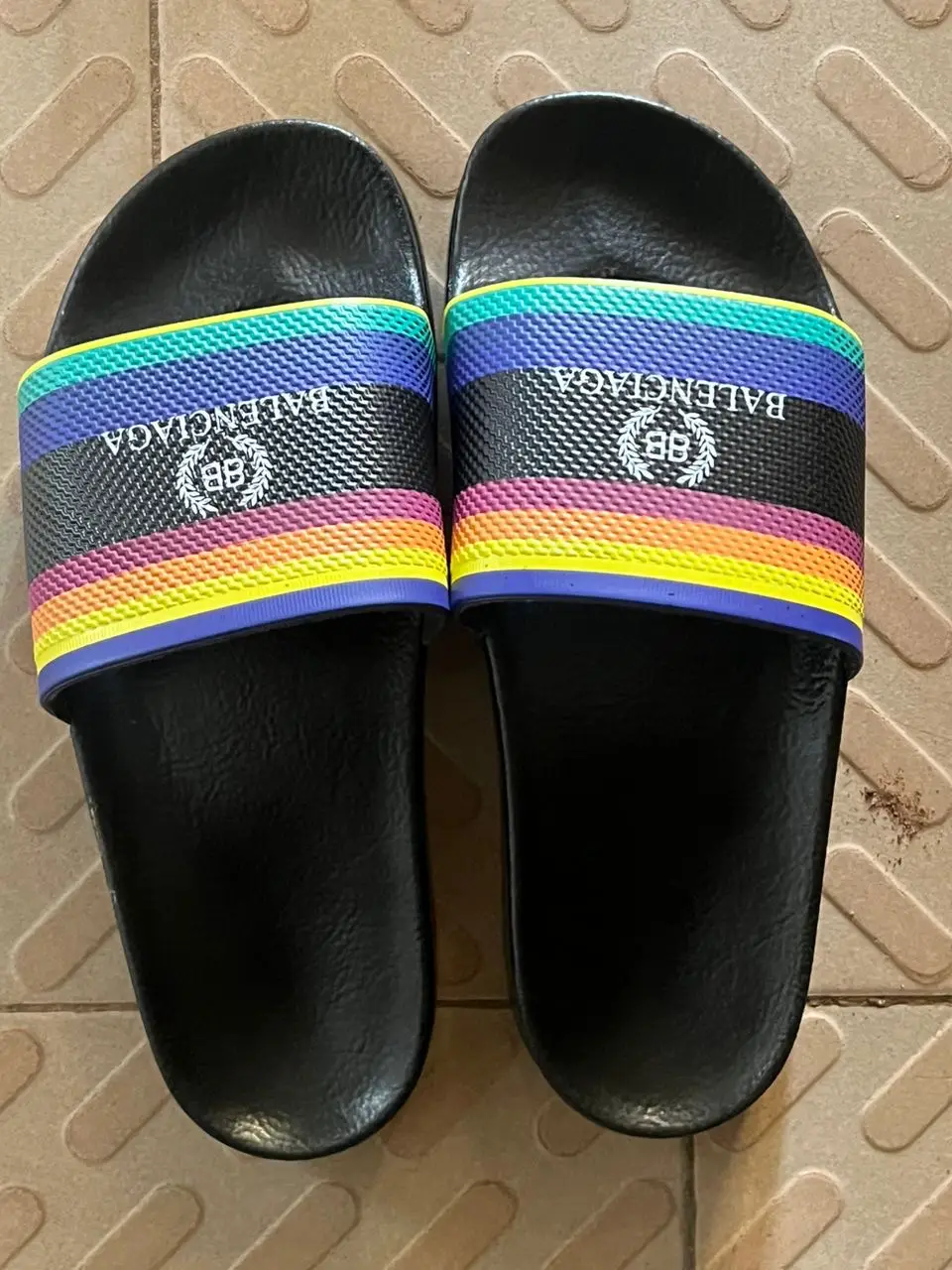 Vue alternative 1 - Tapette Balenciaga 