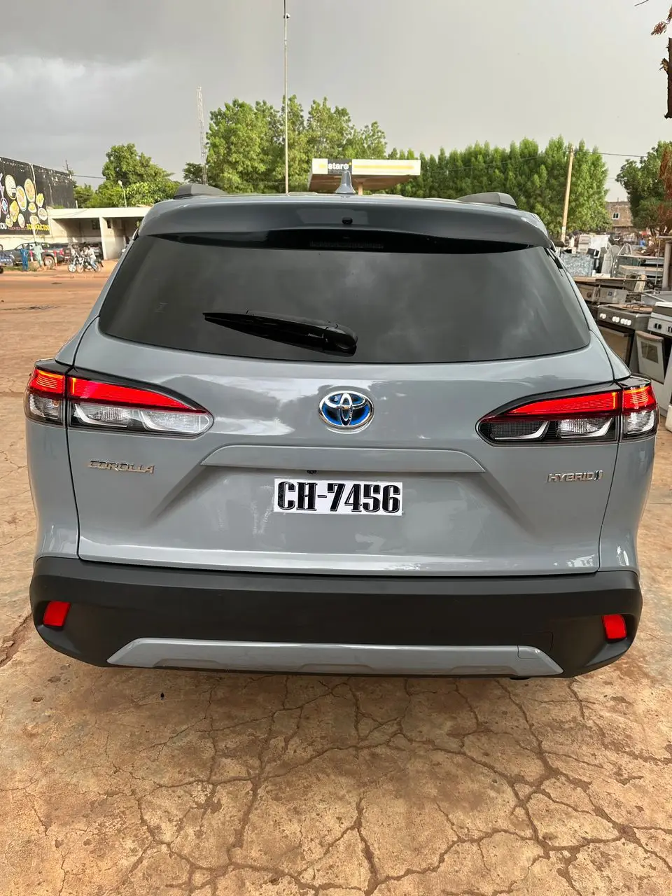 Vue alternative 1 - toyota rav4 hybrid 