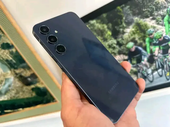 Vue alternative 2 - Samsung A35 5g neuf dans carton jamais utilisé 