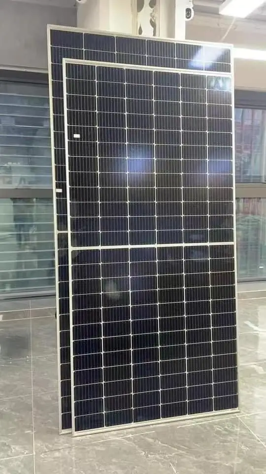 Vue alternative 4 - Panneaux solaires 445 watts bifacial 