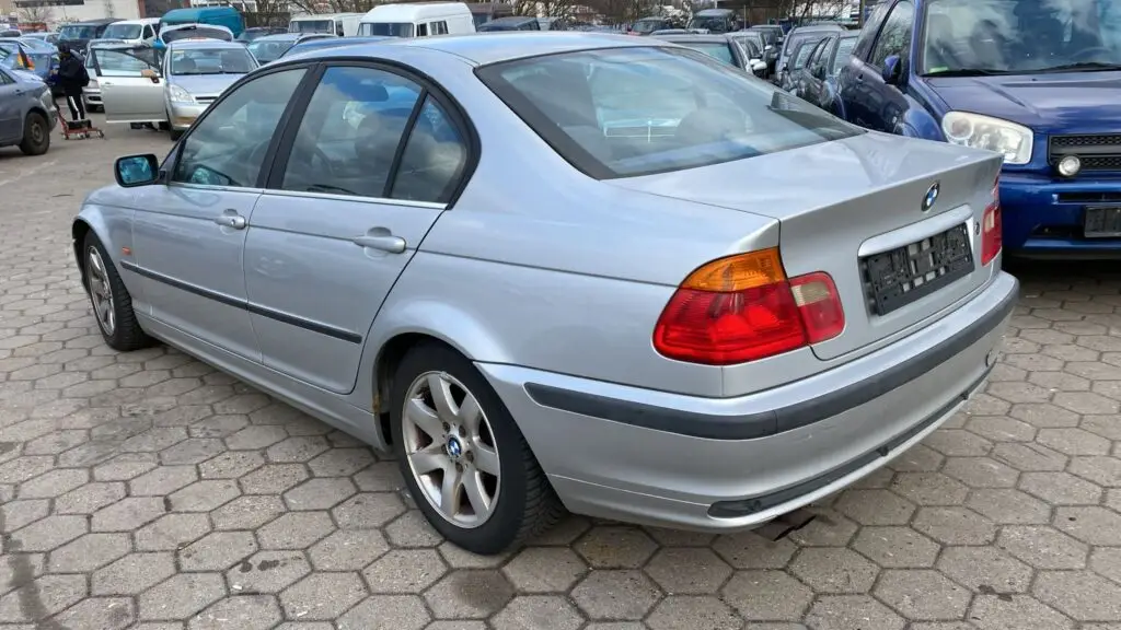 Vue alternative 2 - *?? BMW 323