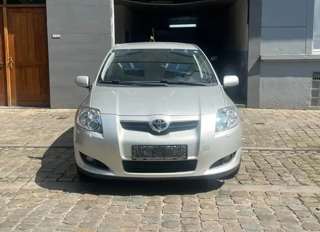 Vue alternative 8 - *?? TOYOTA AURIS 