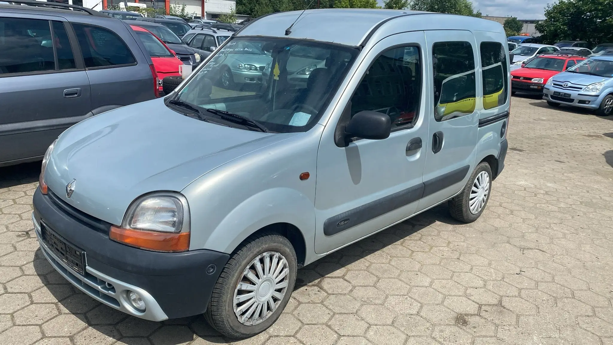 Vue alternative 1 - RENAULT Kangoo 2003 DIESEL Manuelle moteur impeccable salon très propre 