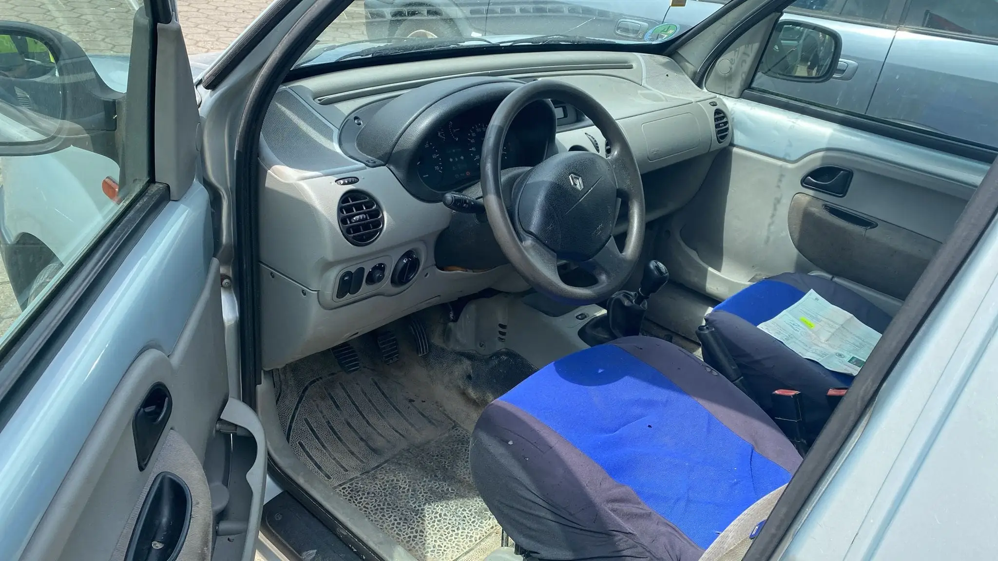 Vue alternative 3 - RENAULT Kangoo 2003 DIESEL Manuelle moteur impeccable salon très propre 