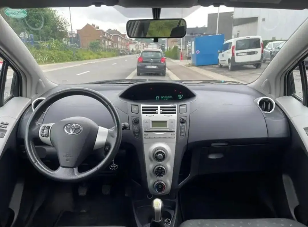 Vue alternative 3 - TOYOTA YARIS 2009 ESSENCE MANUELLE 