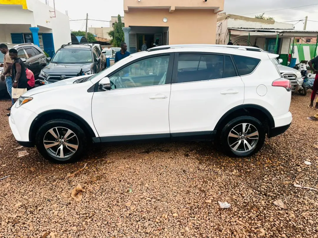 Vue alternative 13 - Voiture Toyota Rav4