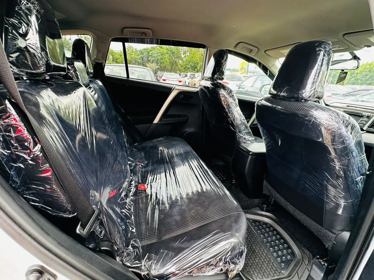 Vue alternative 4 - Toyota Rav4 2014 