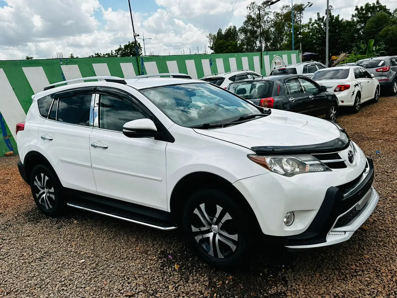 Vue alternative 5 - Toyota Rav4 2014 