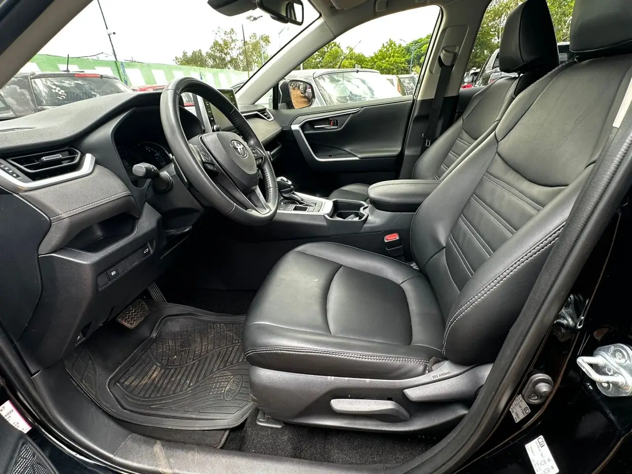 Vue alternative 2 - Toyota RAv4 Hybride 