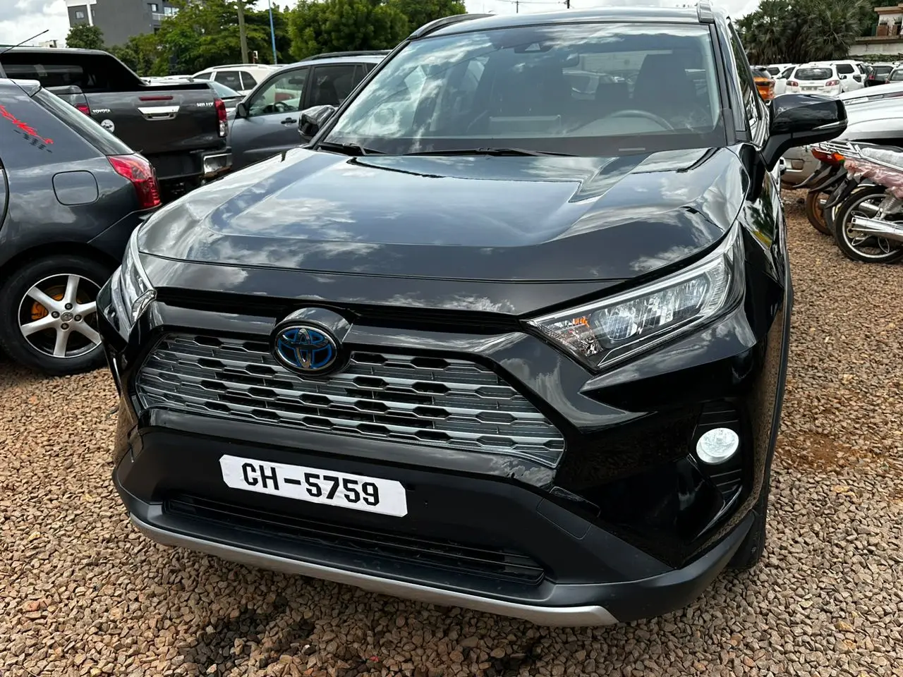 Vue alternative 8 - Toyota RAv4 Hybride 