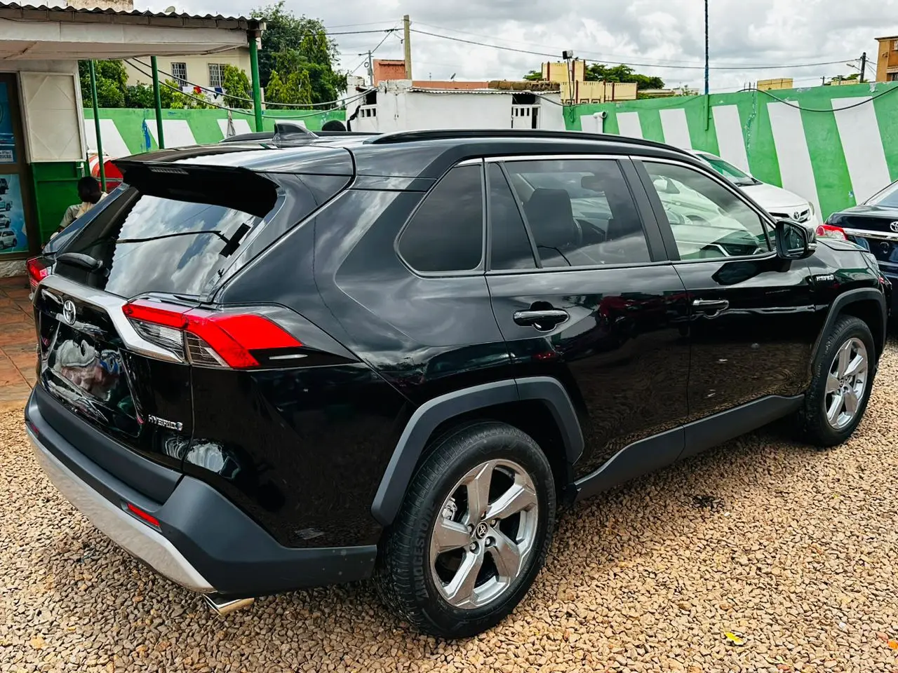 Vue alternative 10 - Toyota RAv4 Hybride 