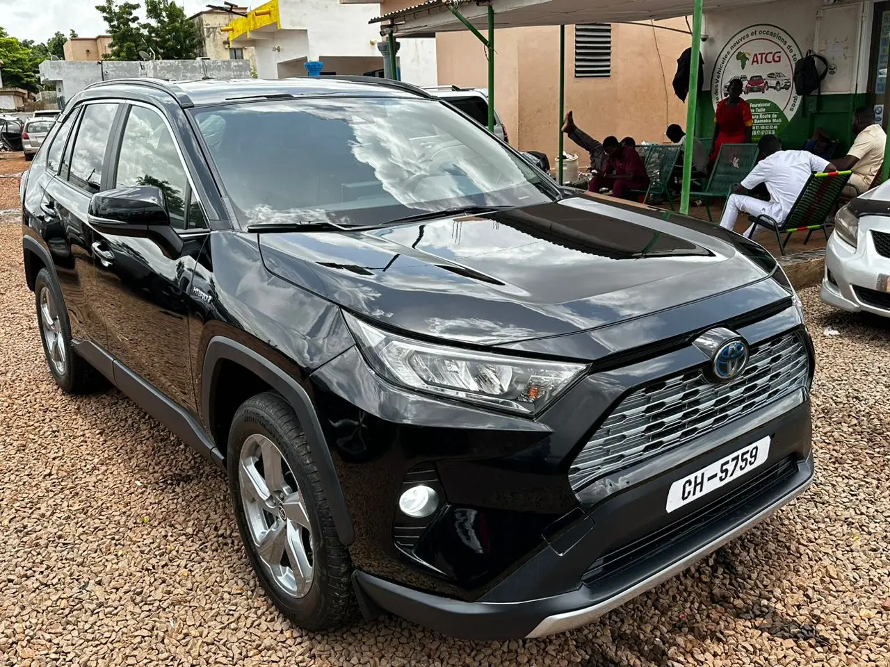 Vue alternative 13 - Toyota RAv4 Hybride 
