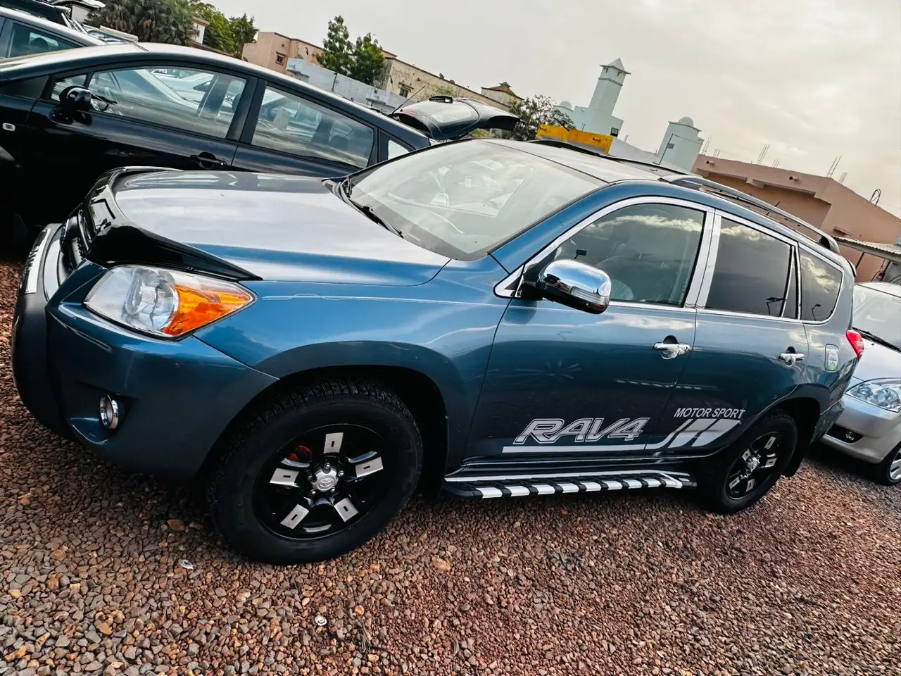 Vue alternative 6 - Toyota Rav4 2010