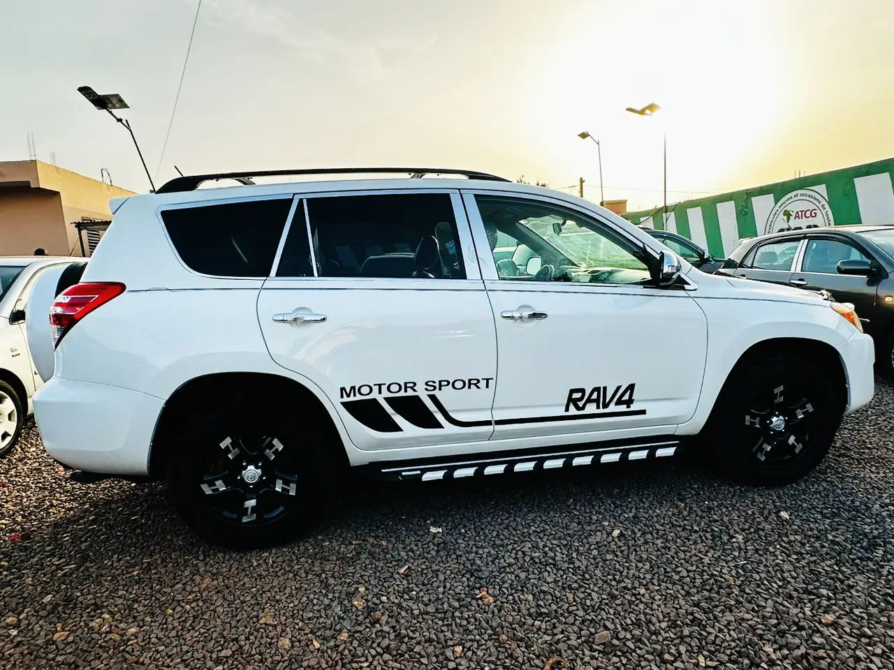 Vue alternative 1 - Toyota Rav4 2010