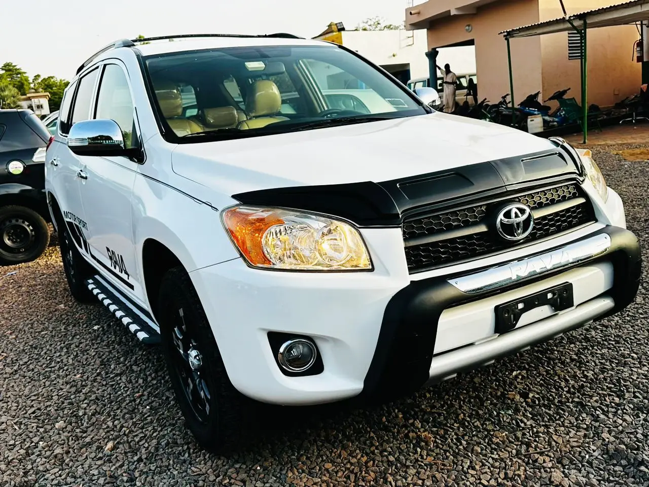 Vue alternative 6 - Toyota Rav4 2010