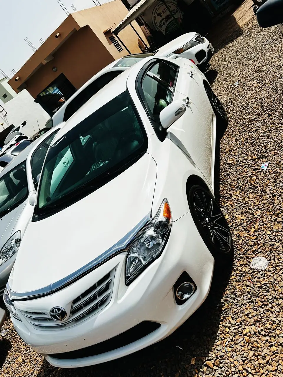 Vue alternative 1 - Toyota corolla LE 2012