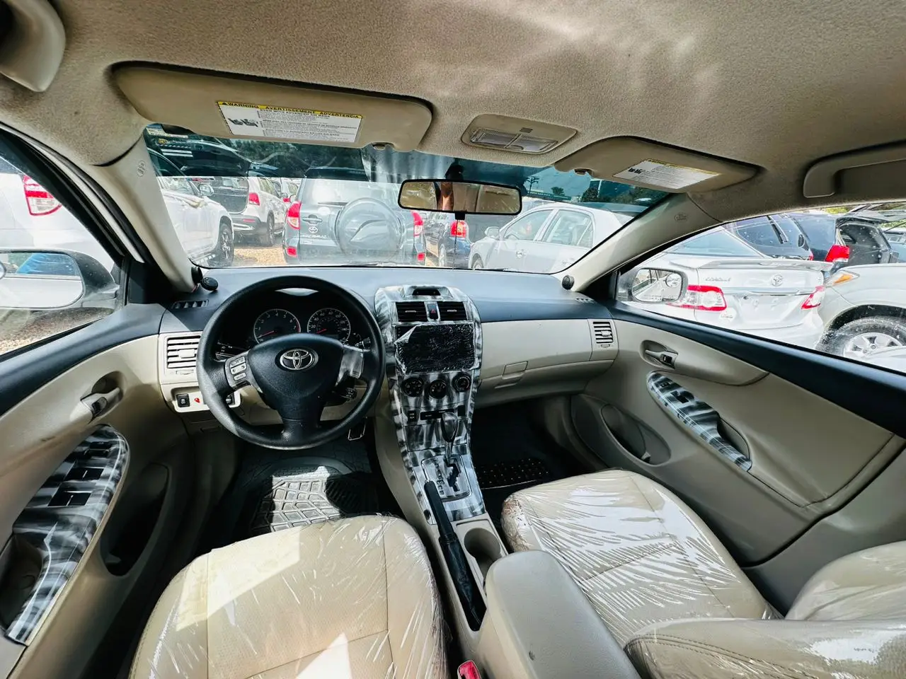 Vue alternative 2 - Toyota corolla LE 2012