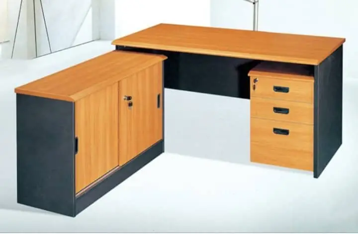 Vue alternative 1 - Bureau demi ministre simple 