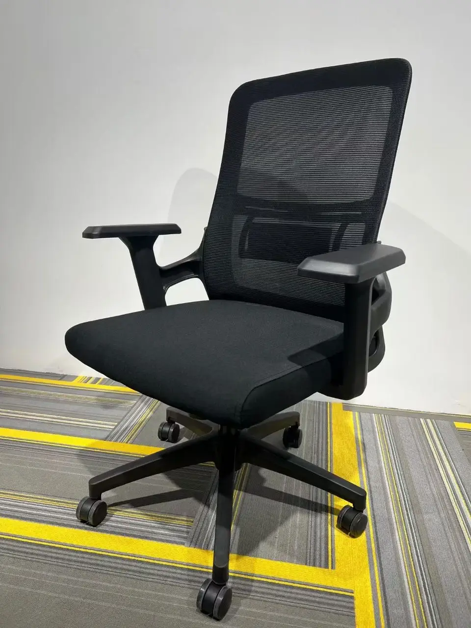 Vue alternative 1 - Chaise secrétaire 