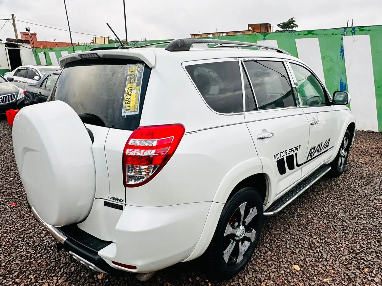 Vue alternative 1 - Toyota Rav4 limited 2010