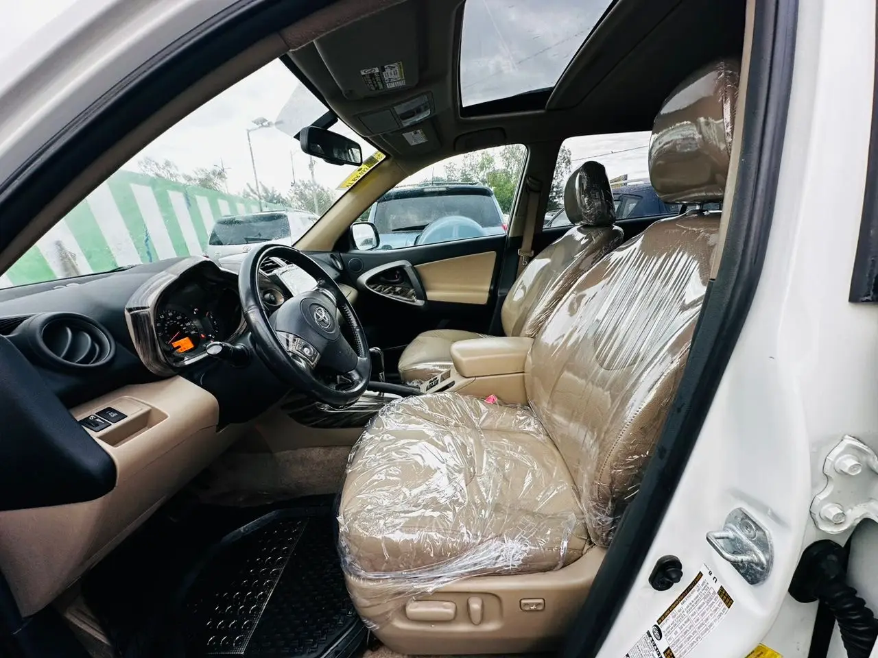 Vue alternative 9 - Toyota Rav4 limited 2010