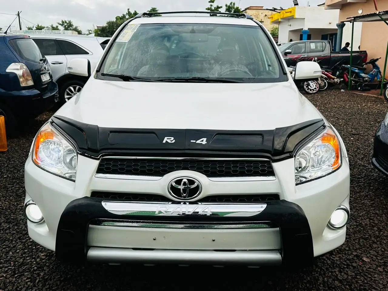 Vue alternative 12 - Toyota Rav4 limited 2010