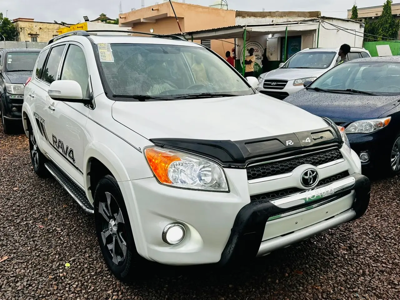 Vue alternative 13 - Toyota Rav4 limited 2010