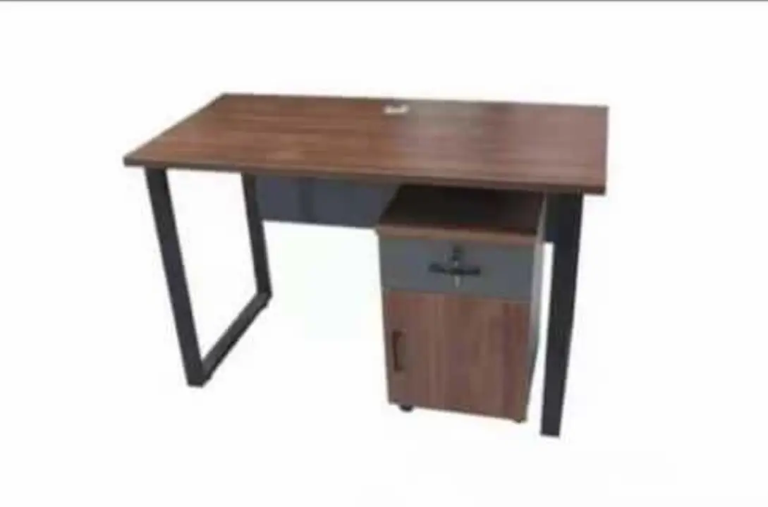Vue alternative 1 - Bureau 1m20 modèle truc ??