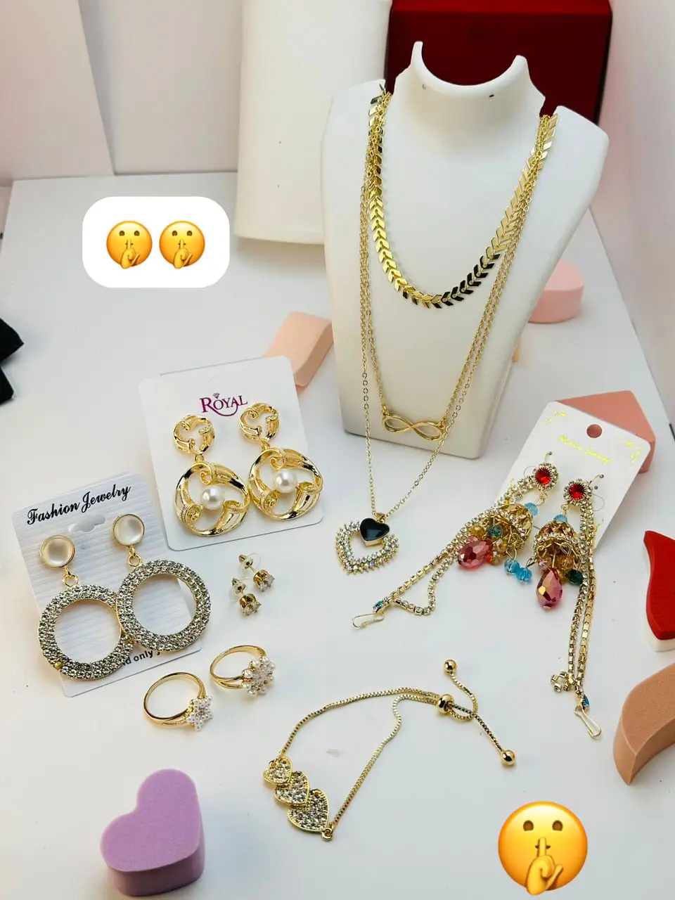 Vue alternative 2 - Chaîne et boucles d'oreilles complets 