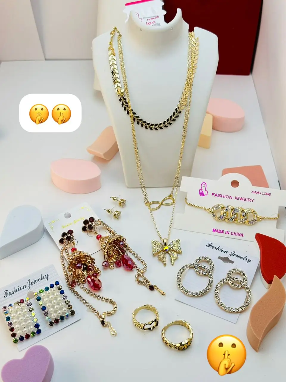Vue alternative 4 - Chaîne et boucles d'oreilles complets 