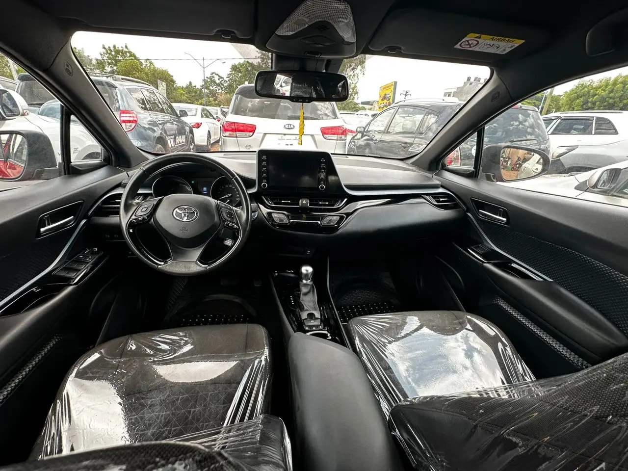 Vue alternative 4 - Toyota CHR Hybride 